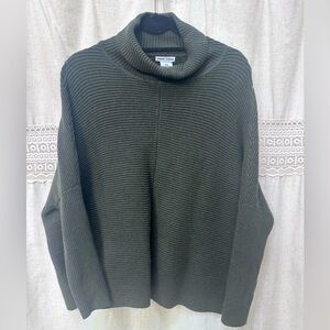 Women’s Long Sleeve Pullover Sweater Size S/M